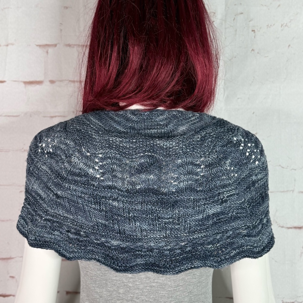 Hand Knit Ombré Slate Blue Eyelet Scallop Triangle Shoulder Shawl Wrap One Size - Picture 9 of 14
